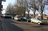 Тройная авария в Николаеве – «Москвич» без тормозов «подтокнул» «Daewoo Sens», который протаранил «Ford Fiesta»