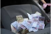В кабинете у пойманного на взятке таможенника нашли 50 000 грн. и более 11 тыс. долларов США