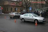 В центре Николаева столкнулись две «Шкоды»