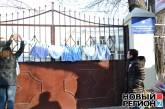 В Одессе активисты Евромайдана принесли налоговикам «последние» трусы. ВИДЕО, ФОТО