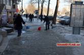 Владельцев магазинов на Советской штрафами не испугаешь: тротуары не расчищены