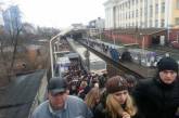 В столице метро не работает: киевляне переполнили электрички. ФОТО