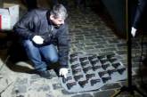Во Львове возле мусорника нашли сумки с 54 новенькими пистолетами ПМ