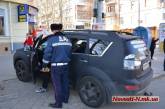 В центре Николаева инспекторы ГАИ проводили беседы с водителями, паркующимися в запрещенных местах
