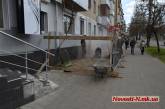 В Николаеве очередной строительный конфликт: жители пятиэтажки опасаются, что их дом обрушится