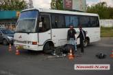 В Николаеве несовершеннолетний мопедист врезался в пассажирский автобус
