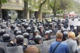 В Одессе в ходе штурма горУВД избит милиционер и ранен журналист