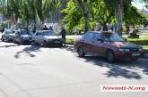 В центре Николаева на пешеходном переходе столкнулось четыре автомобиля
