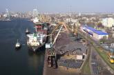 Николаевский порт присоединился к акции в поддержку мира и единства в стране