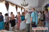 В Николаеве избиратели жалуются на очереди на участках: члены УИК говорят о сокращении количественного состава