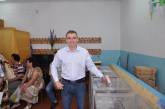 Кандидат в мэры Николаева, чтобы проголосовать, выстоял в очереди 30 минут