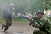 В Луганске идет тяжелый бой возле воинской части