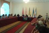 Губернатор Мериков встретился в Киеве с женами и матерями военнослужащих 79-й бригады