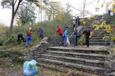 Жители Николаева в очередной раз очистили берег Южного Буга от мусора