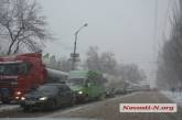 В районе моста через Южный Буг в Николаеве из-за непогоды наступил транспортный коллапс