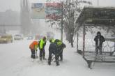 В Ленинском районе кипит работа: коммунальные службы чистят от снега дороги, тротуары, остановки 