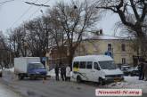 В центре Николаева столкнулись «Газель» и Mercedes, заблокировав движение троллейбусов