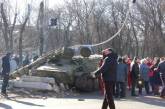 В Донецкой области боевая машина сбила троих человек: погибла 8-летняя девочка. ФОТО
