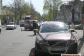В Николаеве микроавтобус "Опель" ударил внедорожник "Вольво"