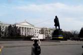 В Краматорске провели митинг и повалили памятник Ленину. ФОТО. ВИДЕО