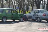 В Николаеве столкнулись «Приора» и «копейка»: пострадали два человека