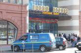 В Одессе мужчина со взрывчаткой захватил в аптеке заложниц. ФОТО