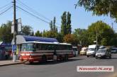 В Николаеве маршрутки на Одессу и Коблево незаконно заняли всю остановку — горожане бьют тревогу 