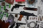 Трое николаевцев, задержанных за торговлю оружием, взяты под стражу