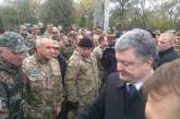Порошенко заявил, что боевики начали отвод вооружения в Донецкой области