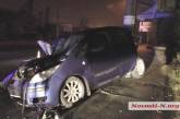 В Николаеве Mitsubishi врезался в столб: пассажир вылетел на проезжую часть, пьяный водитель пытался скрыться