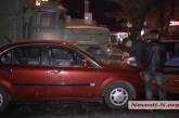 В центре Николаева столкнулись армейский грузовик и легковой автомобиль Hafei 