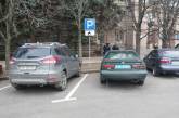 В Николаеве водитель полицейского автомобиля схлопотал админпротокол за неправильную парковку