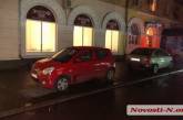 В центре Николаева два автомобиля столкнулись на тротуаре