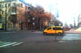 На одном из самых аварийно опасных перекрестков в центре Николаева установили светофоры