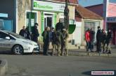 В Николаеве во время оформления ДТП автомобиль военных зацепил девушку из патрульной полиции