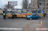 В центре Николаева столкнулись троллейбус и «Форд»