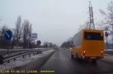 Как ездят в Николаеве: маршрутка с пассажирами три раза проехала на красный сигнал светофора
