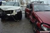 В Николаеве девушка-водитель отвлеклась от дороги и устроила ДТП при участии сразу четырех автомобилей