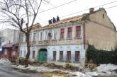В Николаеве начали восстанавливать рухнувшую крышу дома по ул. Образцова