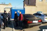 Задержанные вчера в Николаеве парни на BMW напали с пистолетом на владельца магазина в Очакове
