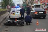 В центре Николаева мотоциклист сбил женщину: пострадавшая в больнице