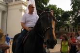 Одессита отказались регистрировать кандидатом в мэры города из-за фотографии с конем (ФОТО)