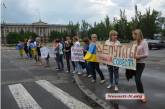 В Николаеве Порошенко у здания ОГА ждут сразу два митинга активистов: требования у них одинаковые, но методы — разные