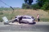 Ужасное ДТП в Херсоне: машина разбилась об фонарный столб