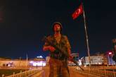 В Турции введено военное положение и комендантский час