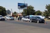 В Николаеве на Кульбакинском повороте столкнулось сразу три автомобиля