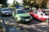 В Николаеве девушка догнала автомобиль, спровоцировавший ДТП, и заблокировала его у обочины