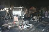 На одесской автобазе взорвался грузовик, обгорели 2 рабочих (фото)