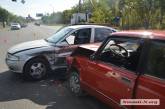 В Николаеве столкнулись «ВАЗ» и «Опель»: оба водителя утверждают, что ехали на «зеленый»