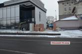 Скандальная стройка в центре Николаева продолжается — в «Мафию» завезли оборудование